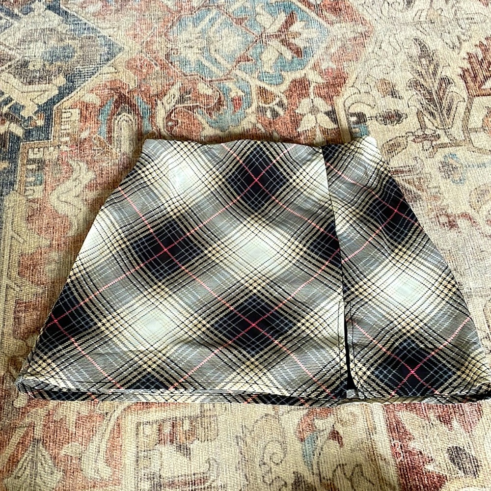 Plain mini skirt